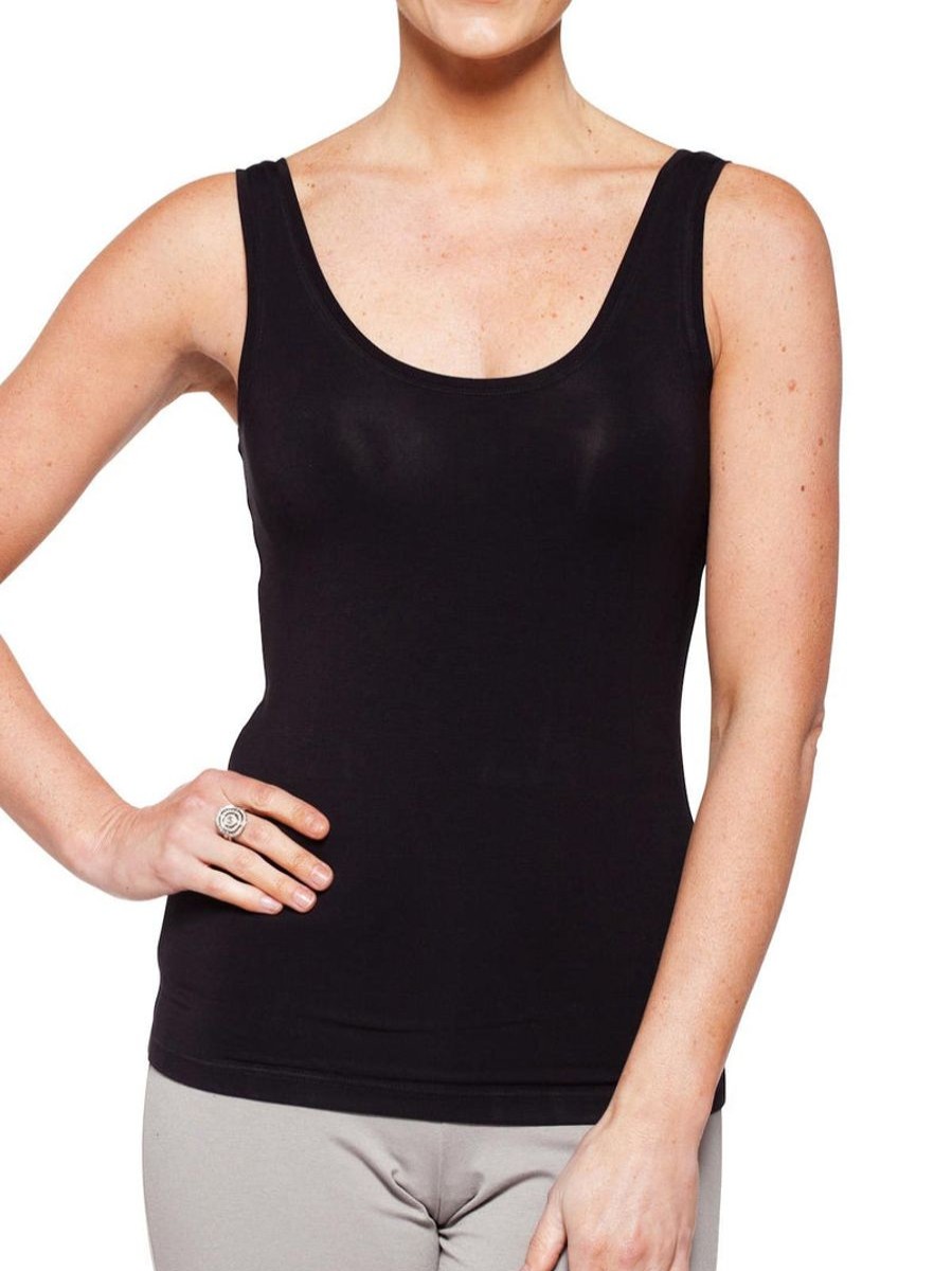 Basics Tani | Tani - Scoop Tank Singlet